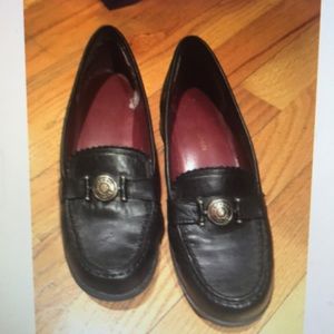 Tommy Hilfiger 5.5 black leather coin loafers